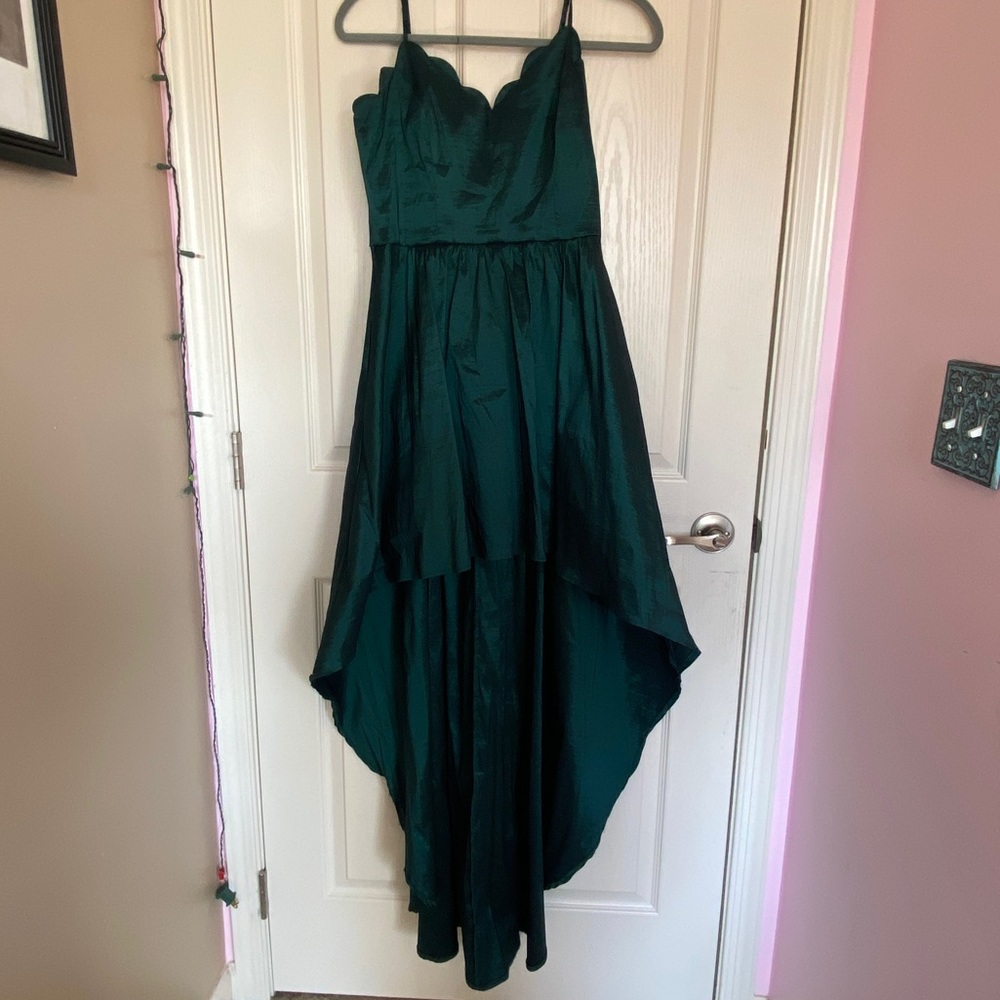 Green prom/homecoming/formal flowy dress High-low adjustable straps size 13